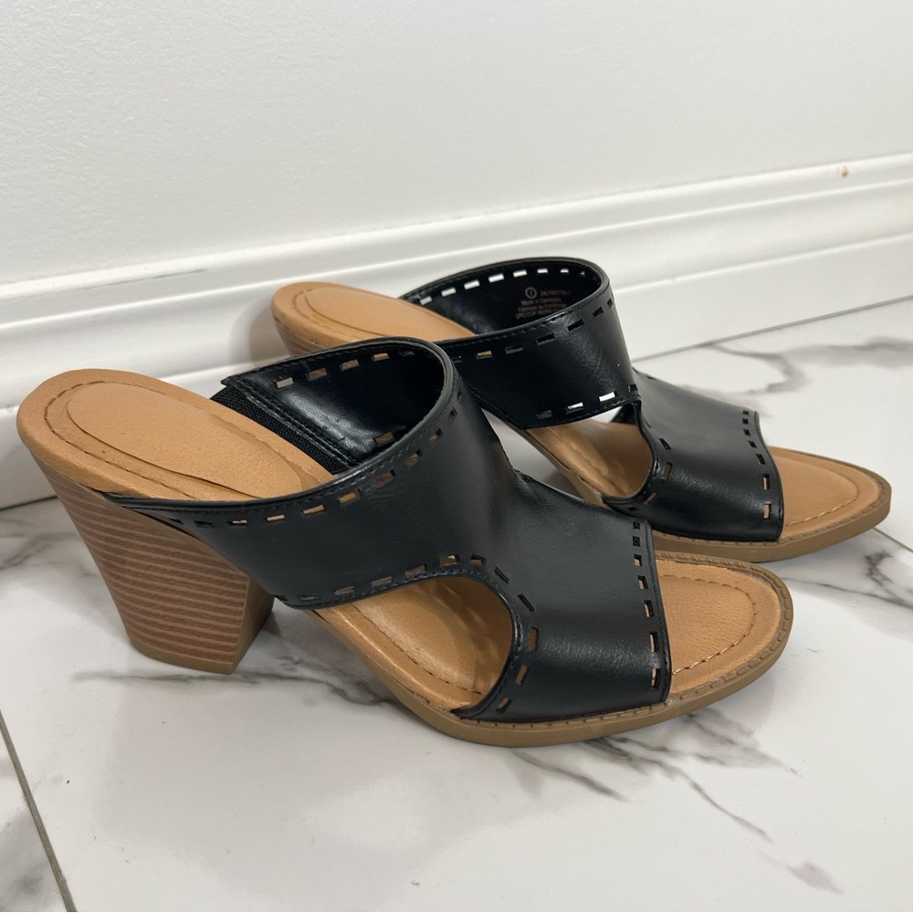 Dr. Scholl's Black and Tan Women's Sandals size 7